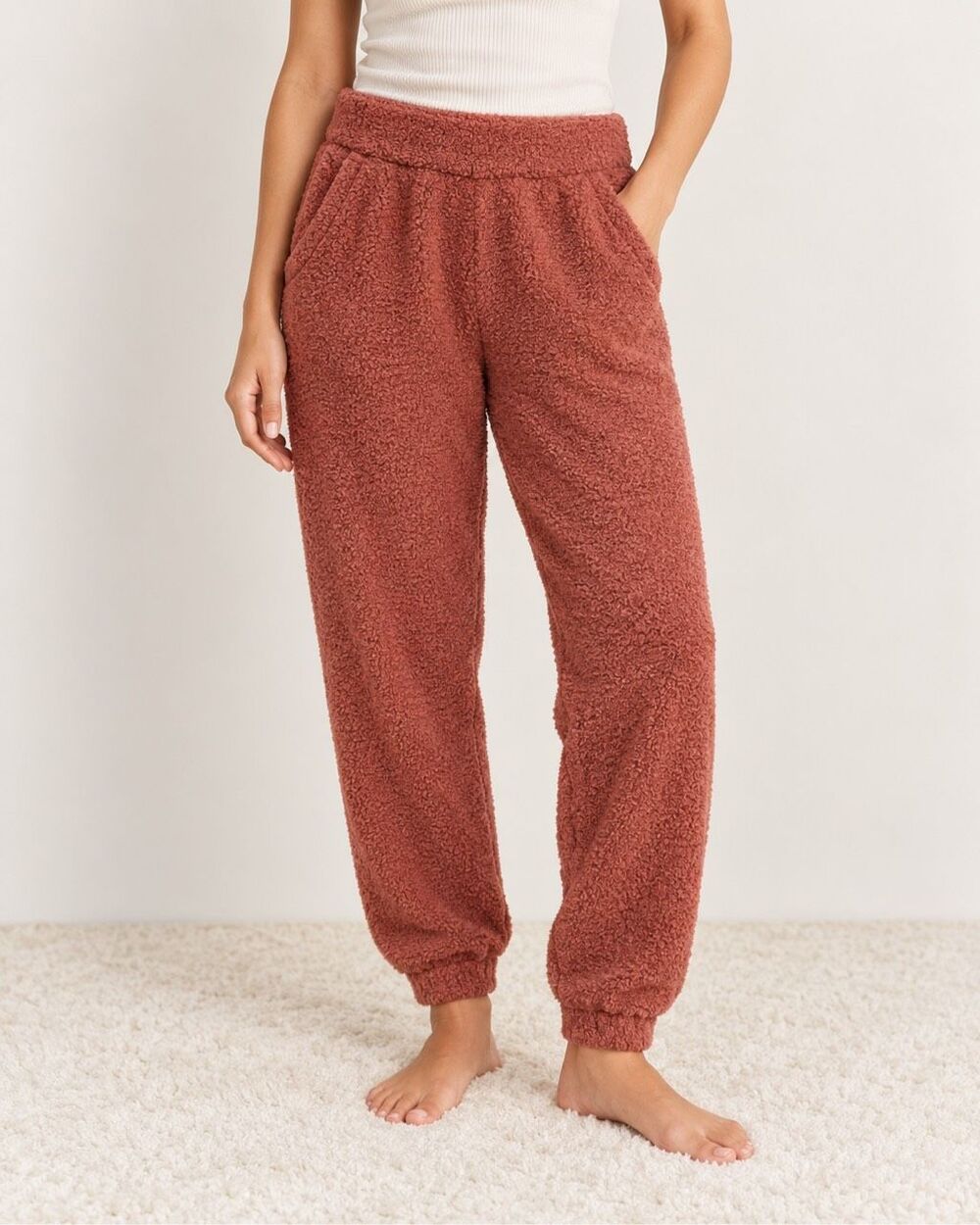 Abercrombie & Fitch Soft A&F Collection Medium Fuzzy Jogger Pants Pink